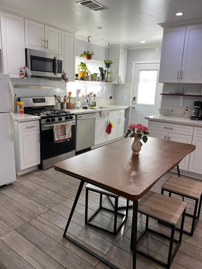 Private Room In La With Free Wifi And Tv With Shared Kitchen Los Angeles Esterno foto