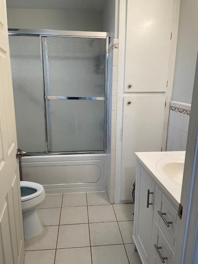 Private Room In La With Free Wifi And Tv With Shared Kitchen Los Angeles Esterno foto