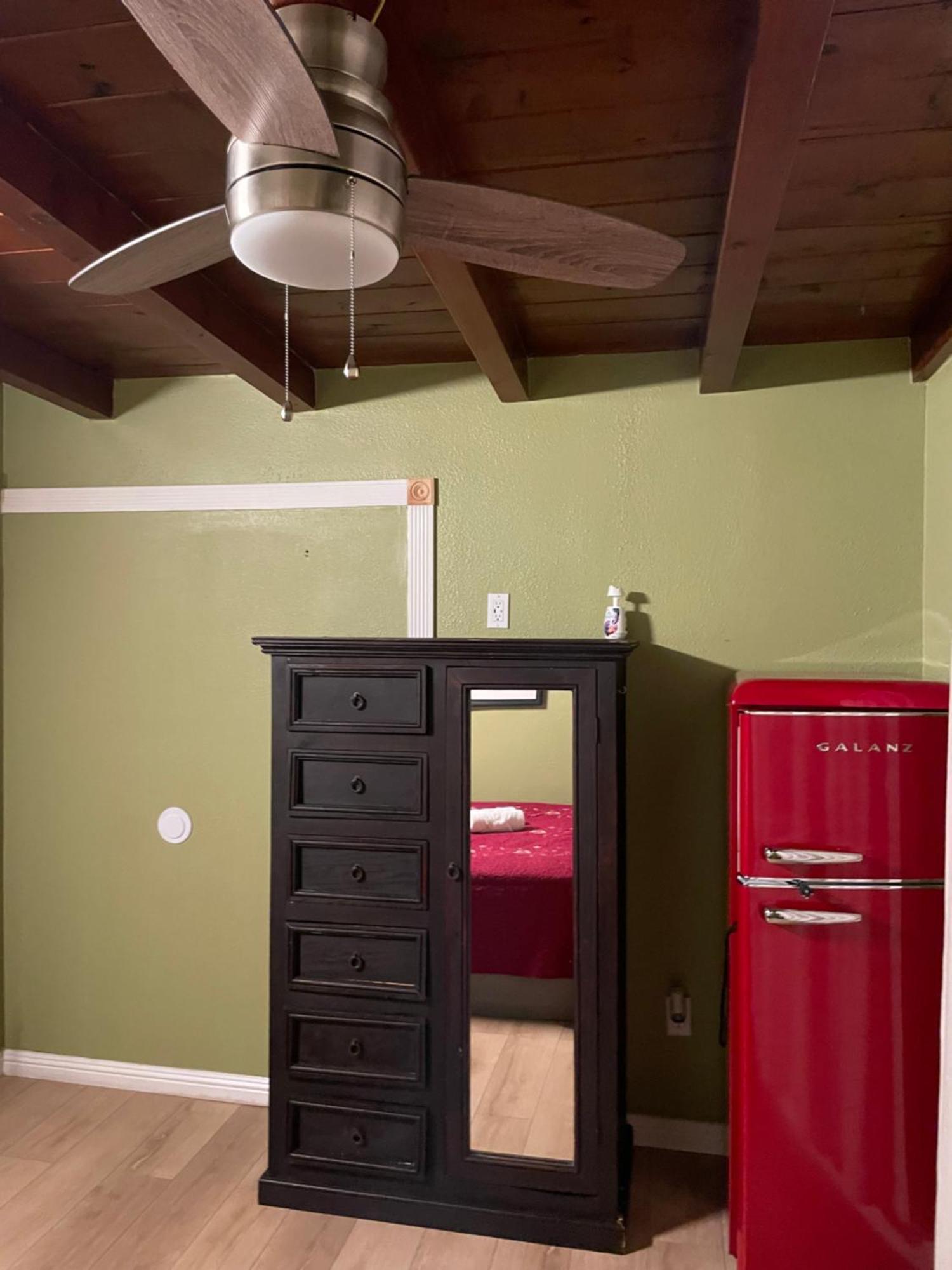 Private Room In La With Free Wifi And Tv With Shared Kitchen Los Angeles Esterno foto